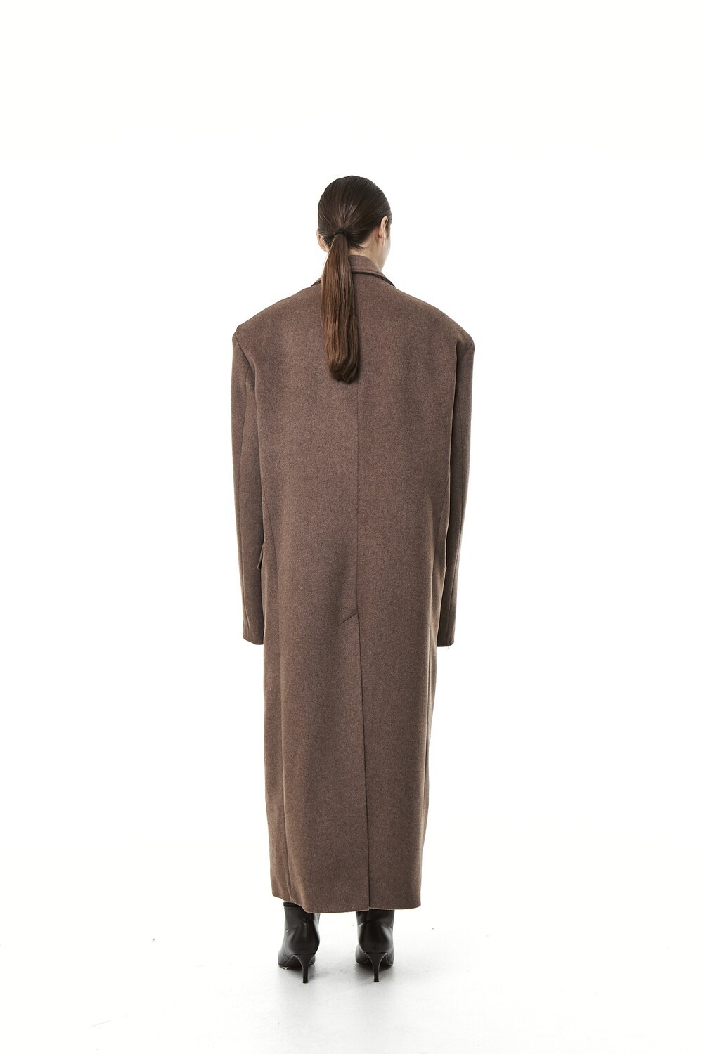 Insulated grandfather's coat in tobacco color
